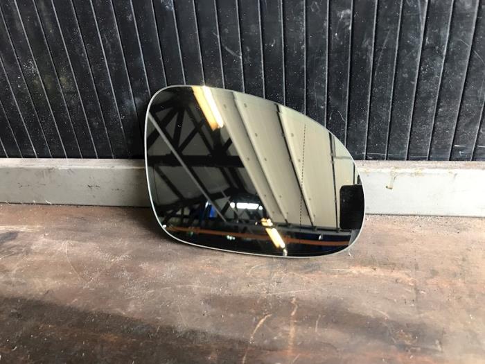 Mirror glass, right from a Volkswagen Eos (1F7/F8) 3.2 V6 24V 2007