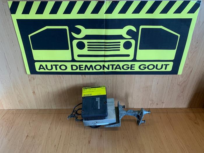 Usagé Bloc ABS Mercedes C (W203) 1.8 C-180K 16V Prix € 49,99 Règlement à la marge proposé par Autodemontage Gout