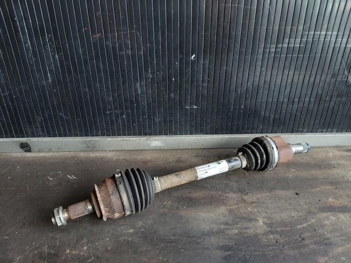 Front drive shaft, left from a MINI Mini (R56) 1.6 16V Cooper 2007