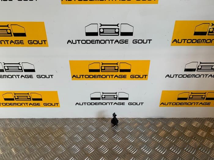 Usados Interruptor de ventanilla eléctrica Audi TT (8N3) 1.8 T 20V Quattro Precio € 9,95 Norma de margen ofrecido por Autodemontage Gout