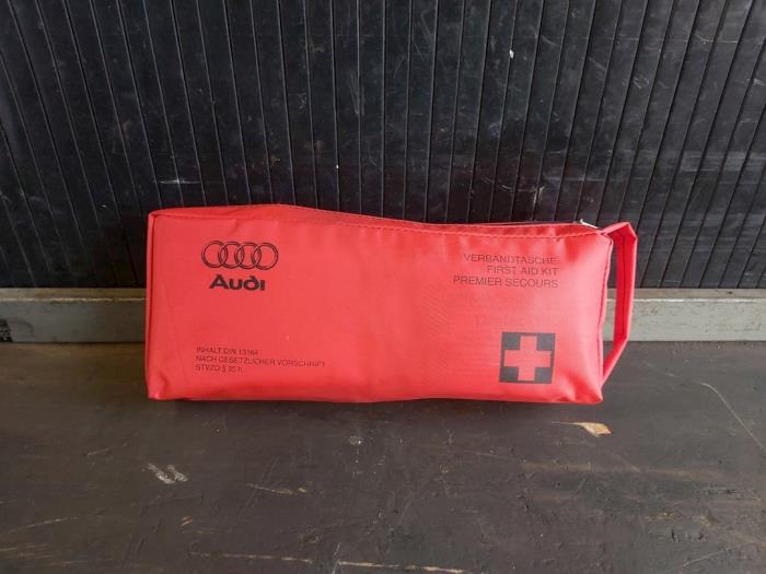 Usagé Divers Audi TT (8N3) 3.2 V6 24V Quattro Prix € 20,00 Règlement à la marge proposé par Autodemontage Gout
