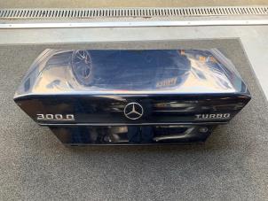 Used Tailgate Mercedes E diesel (W124) 3.0 300 D Turbo Price € 94,99 Margin scheme offered by Autodemontage Gout
