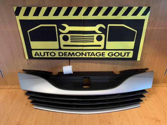 Używane Grill Renault Laguna II Grandtour (KG) 1.8 16V Cena € 39,99 Procedura marży oferowane przez Autodemontage Gout