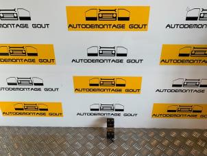 Używane Przelacznik elektrycznej szyby Volkswagen Golf VI (5K1) 1.4 TSI 160 16V Cena € 19,99 Procedura marży oferowane przez Autodemontage Gout