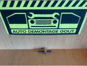 Gebrauchte Türfänger 4-türig links vorne Peugeot 108 1.0 12V Preis € 5,00 Margenregelung angeboten von Autodemontage Gout