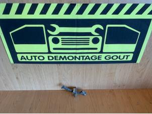 Usagé Butée 4portes arrière gauche Peugeot 107 1.0 12V Prix € 5,00 Règlement à la marge proposé par Autodemontage Gout