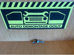 Used Rear door stop 4-door, right Peugeot 107 1.0 12V Price € 5,00 Margin scheme offered by Autodemontage Gout