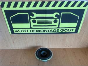 Używane Glosnik Peugeot 107 1.0 12V Cena € 9,95 Procedura marży oferowane przez Autodemontage Gout