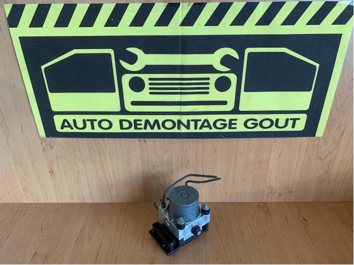 Usagé Pompe ABS Peugeot 107 1.0 12V Prix € 19,95 Règlement à la marge proposé par Autodemontage Gout