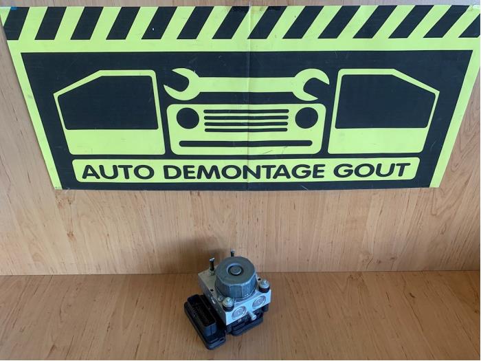Usagé Pompe ABS Peugeot 108 1.0 12V Prix € 39,99 Règlement à la marge proposé par Autodemontage Gout