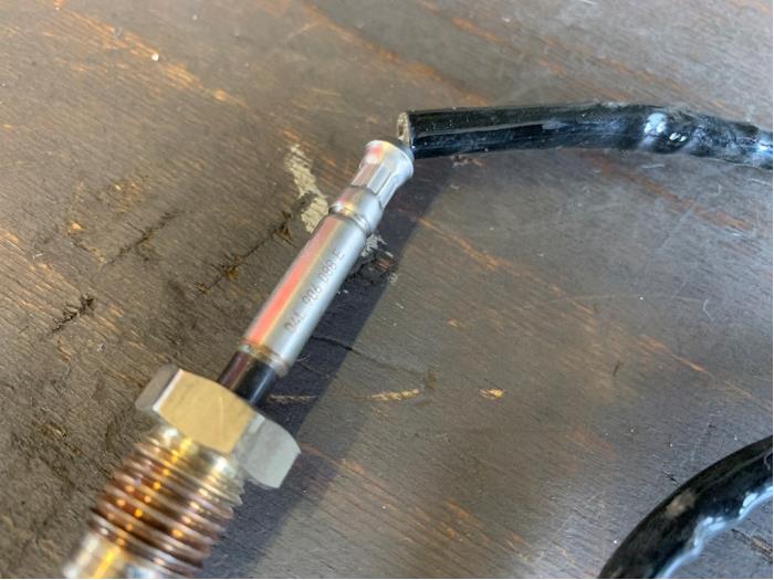 Auspuff Temperatursensor van een Volkswagen Golf VII (AUA) 1.6 TDI 16V 2014
