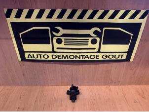 Used Tailgate handle Peugeot 107 1.0 12V Price € 19,95 Margin scheme offered by Autodemontage Gout