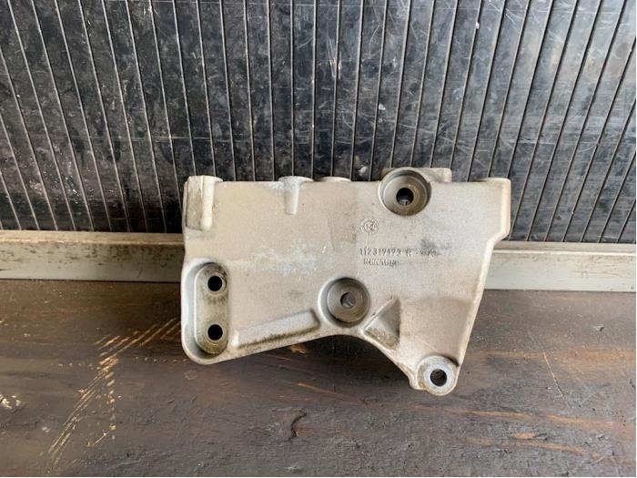 Used Engine mount Dacia Dokker Express (8S) 1.5 dCi 90 Price € 19,99 Margin scheme offered by Autodemontage Gout
