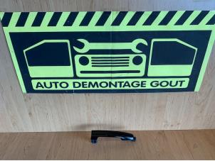 Usagé Poignée portière 2portes gauche Peugeot 108 1.0 12V Prix € 9,95 Règlement à la marge proposé par Autodemontage Gout