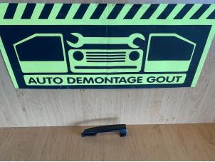 Usagé Poignée portière 4portes arrière gauche Peugeot 108 1.0 12V Prix € 9,95 Règlement à la marge proposé par Autodemontage Gout