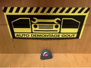 Used Panic lighting switch Smart City-Coupé 0.6 Turbo i.c. Smart&Pulse Price € 14,99 Margin scheme offered by Autodemontage Gout