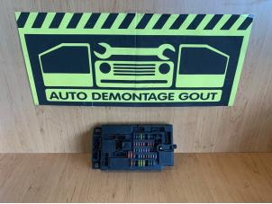 Usagé Boîte à fusibles Mini Mini (R56) 1.6 16V Cooper Prix € 49,99 Règlement à la marge proposé par Autodemontage Gout