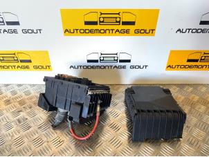 Używane Skrzynka bezpieczników Audi TT (8J3) 2.0 TFSI 16V Cena € 35,00 Procedura marży oferowane przez Autodemontage Gout