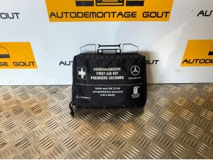 Używane Apteczka pierwszej pomocy Mercedes B (W245,242) 2.0 B-200 16V Turbo Cena € 19,99 Procedura marży oferowane przez Autodemontage Gout