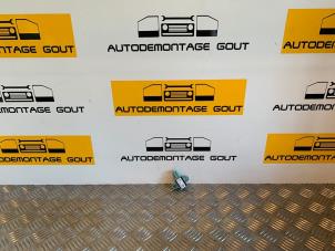 Usados Sensor de airbag Audi A5 Cabrio (8F7) 2.0 TDI 16V Precio € 14,99 Norma de margen ofrecido por Autodemontage Gout
