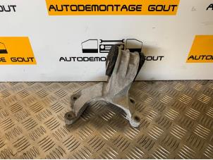 Used Gearbox mount Austin Mini Open (R52) 1.6 16V Cooper Price € 25,00 Margin scheme offered by Autodemontage Gout
