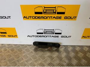 Usados Interruptor (varios) Audi TT Roadster (8N9) 3.2 V6 24V Quattro Precio € 39,99 Norma de margen ofrecido por Autodemontage Gout