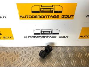 Używane Przelacznik elektrycznej szyby Seat Ibiza IV (6J5) 1.2 TDI Ecomotive Cena € 19,99 Procedura marży oferowane przez Autodemontage Gout