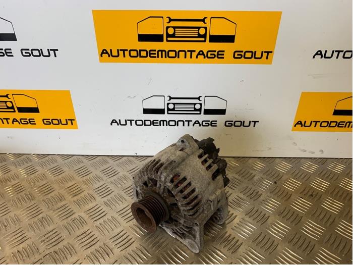 Begagnade Dynamo Renault Megane II (BM/CM) 2.0 16V Turbo Renault Sport Pris € 29,99 Marginaltabell erbjuds av Autodemontage Gout