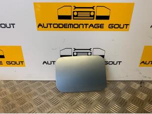 Używane Pokrywa wlewu paliwa Renault Megane II (BM/CM) 2.0 16V Turbo Renault Sport Cena € 15,00 Procedura marży oferowane przez Autodemontage Gout