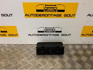 Usados Rejilla de aire de salpicadero Mercedes SLK (R170) 2.3 230 K 16V Precio € 24,99 Norma de margen ofrecido por Autodemontage Gout