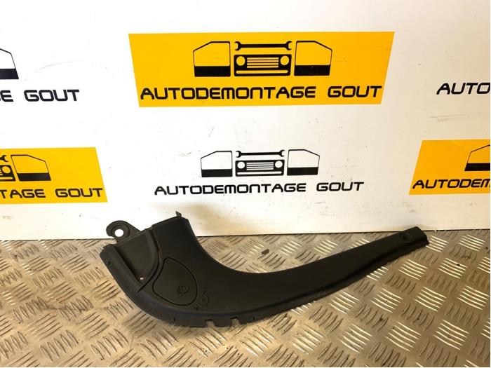Used Engine cover Porsche Cayenne (9PA) 3.2 V6 24V Price € 19,99 Margin scheme offered by Autodemontage Gout