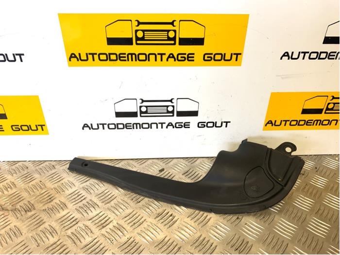 Used Engine cover Porsche Cayenne (9PA) 3.2 V6 24V Price € 19,99 Margin scheme offered by Autodemontage Gout