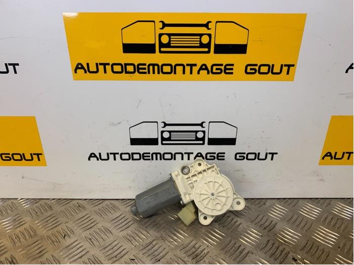 Usados Motor de ventanilla de puerta Mercedes CLK (C209) 1.8 200K 16V Precio € 24,99 Norma de margen ofrecido por Autodemontage Gout