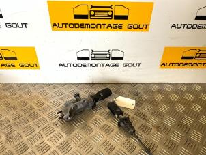 Used Ignition lock + key Audi TT (8N3) 1.8 20V Turbo Price € 125,00 Margin scheme offered by Autodemontage Gout