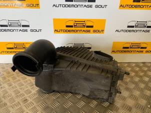 Used Air box Porsche Cayenne (9PA) 3.2 V6 24V Price € 45,00 Margin scheme offered by Autodemontage Gout