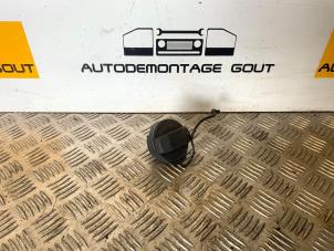 Used Fuel cap Porsche Cayenne (9PA) 3.2 V6 24V Price € 9,99 Margin scheme offered by Autodemontage Gout