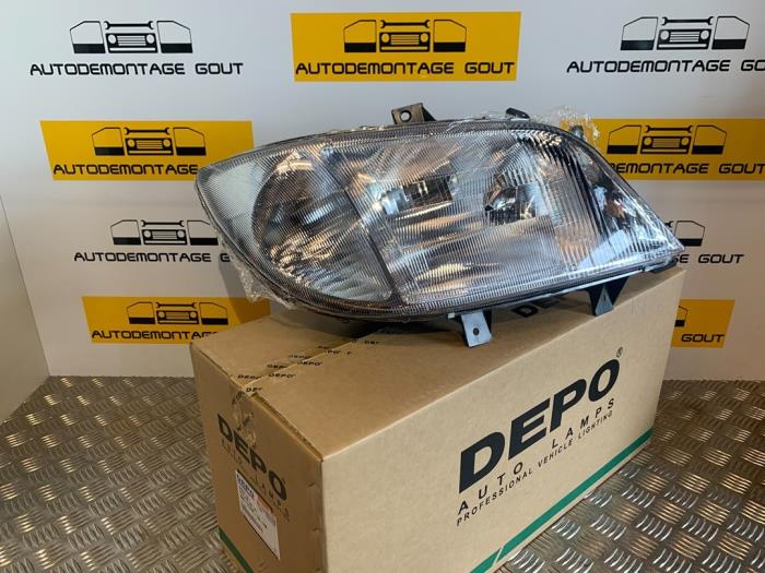 Nowe Reflektor prawy Mercedes Sprinter 2t (901/902) Cena € 45,38 Z VAT oferowane przez Autodemontage Gout