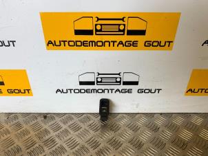 Używane Przelacznik elektrycznej szyby Volkswagen Golf VII (AUA) 2.0 R-line 4Motion 16V Cena € 14,99 Procedura marży oferowane przez Autodemontage Gout
