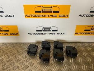 Used Ignition coil Chrysler Crossfire 3.2 V6 18V Price € 9,99 Margin scheme offered by Autodemontage Gout