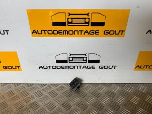 Usagé Commutateur vitre électrique Seat Ibiza III (6L1) 1.2 12V Prix € 4,99 Règlement à la marge proposé par Autodemontage Gout
