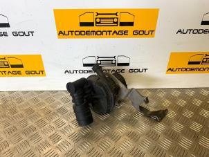 Used Secondary pump Volkswagen Eos (1F7/F8) 3.2 V6 24V Price € 69,99 Margin scheme offered by Autodemontage Gout