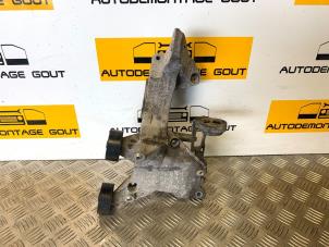 Used Alternator lower bracket Volkswagen Eos (1F7/F8) 3.2 V6 24V Price € 49,99 Margin scheme offered by Autodemontage Gout