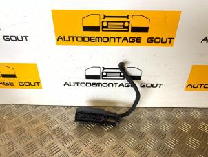 Usados Conector ABS Volkswagen Golf V Variant (1K5) 2.0 GTI 16V Precio € 24,99 Norma de margen ofrecido por Autodemontage Gout