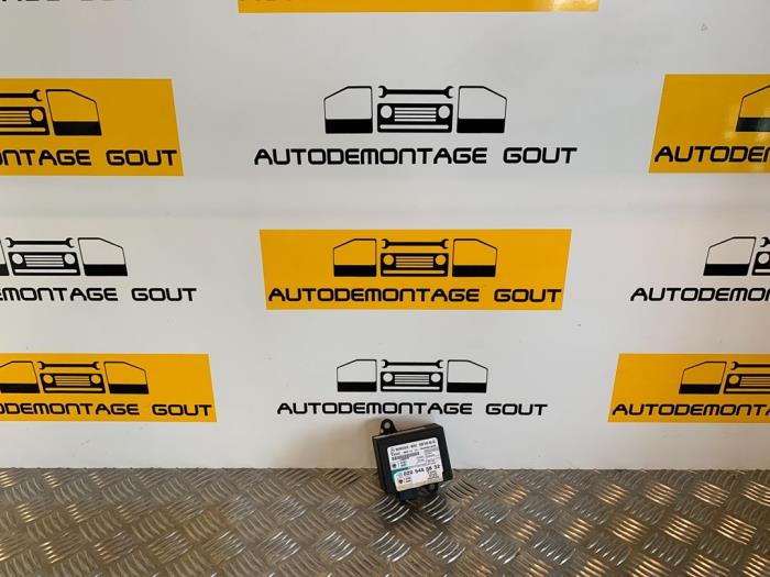 Używane Modul immobilizera Mercedes V (638.2) V-220 2.2 CDI 16V Cena € 49,99 Procedura marży oferowane przez Autodemontage Gout