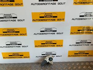 Używane Silnik szyby drzwiowej Mercedes B (W245,242) 2.0 B-200 16V Cena € 27,50 Procedura marży oferowane przez Autodemontage Gout