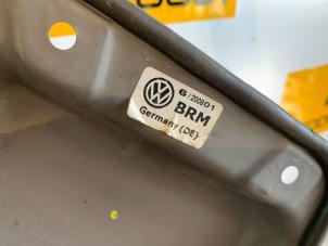 Używane Mechanizm szyby prawej przedniej wersja 4-drzwiowa Volkswagen Golf V (1K1) 1.6 Cena € 34,99 Procedura marży oferowane przez Autodemontage Gout