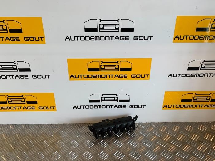 Usados Interruptor de ventanilla eléctrica Austin Mini Open (R52) 1.6 16V Cooper Precio € 29,99 Norma de margen ofrecido por Autodemontage Gout