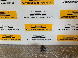 Usagé Commutateur lumière Volkswagen Golf VII (AUA) 1.4 TSI 16V Prix € 24,99 Règlement à la marge proposé par Autodemontage Gout