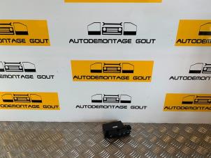 Używane Przelacznik (rózne) Mercedes B (W245,242) 2.0 B-200 16V Cena € 34,99 Procedura marży oferowane przez Autodemontage Gout