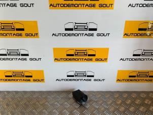 Usagé Commutateur lumière Volkswagen Golf IV (1J1) 1.4 16V Prix € 14,99 Règlement à la marge proposé par Autodemontage Gout